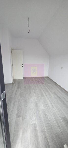 Vila de vanzare cu 4 camere in Brebu