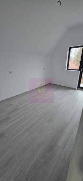 Vila de vanzare cu 4 camere in Brebu