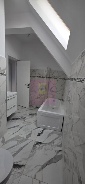 Vila de vanzare cu 4 camere in Brebu